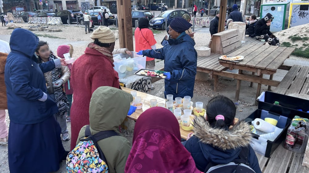 Place de la Providence, quartier Belsunce à Marseille, les goûters du mardi font le plein de minots