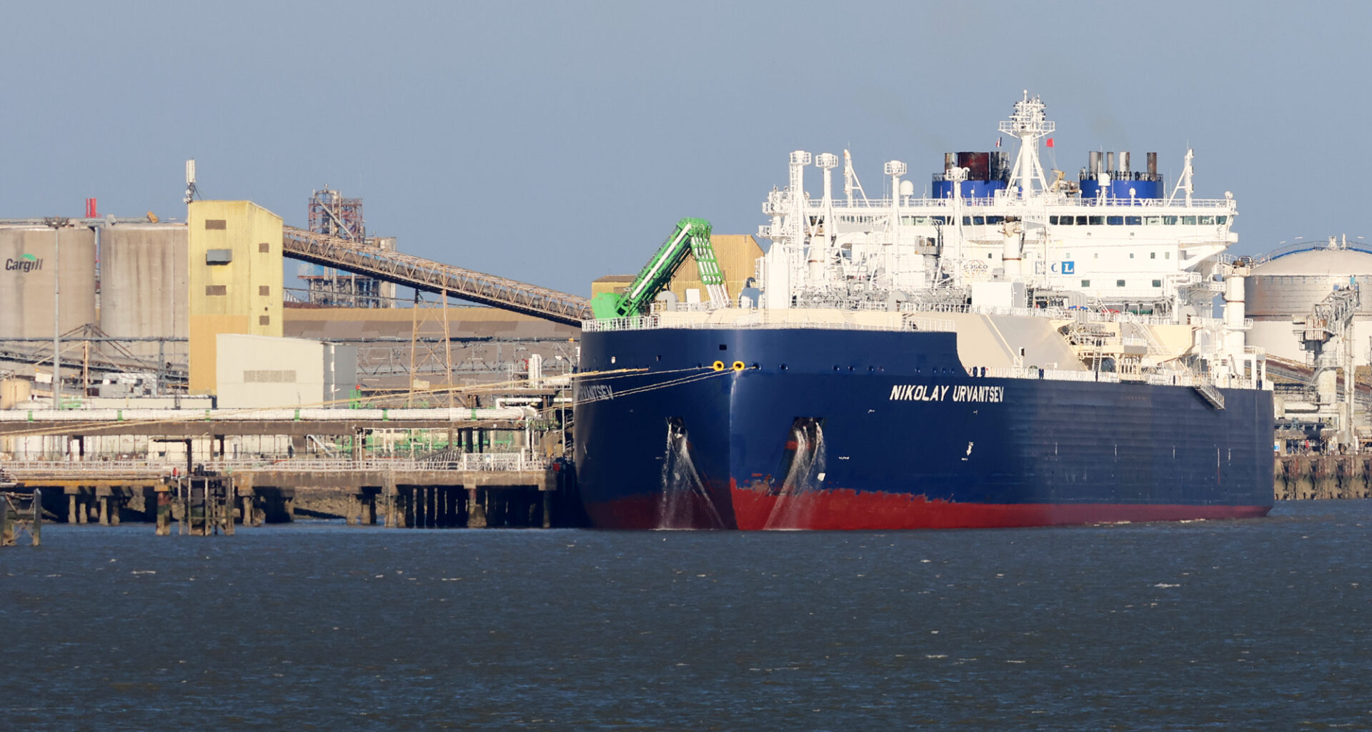 L’UE entérine la fin progressive des importations de gaz russe, y compris le GNL