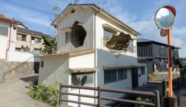 Au Japon, cette maison a été entièrement creusée pour devenir une grotte immersive