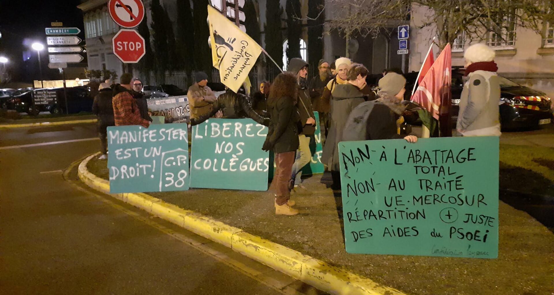 Mobilisation de la Confédération paysanne à Grenoble après le placement en garde à vue de syndicalistes paysans