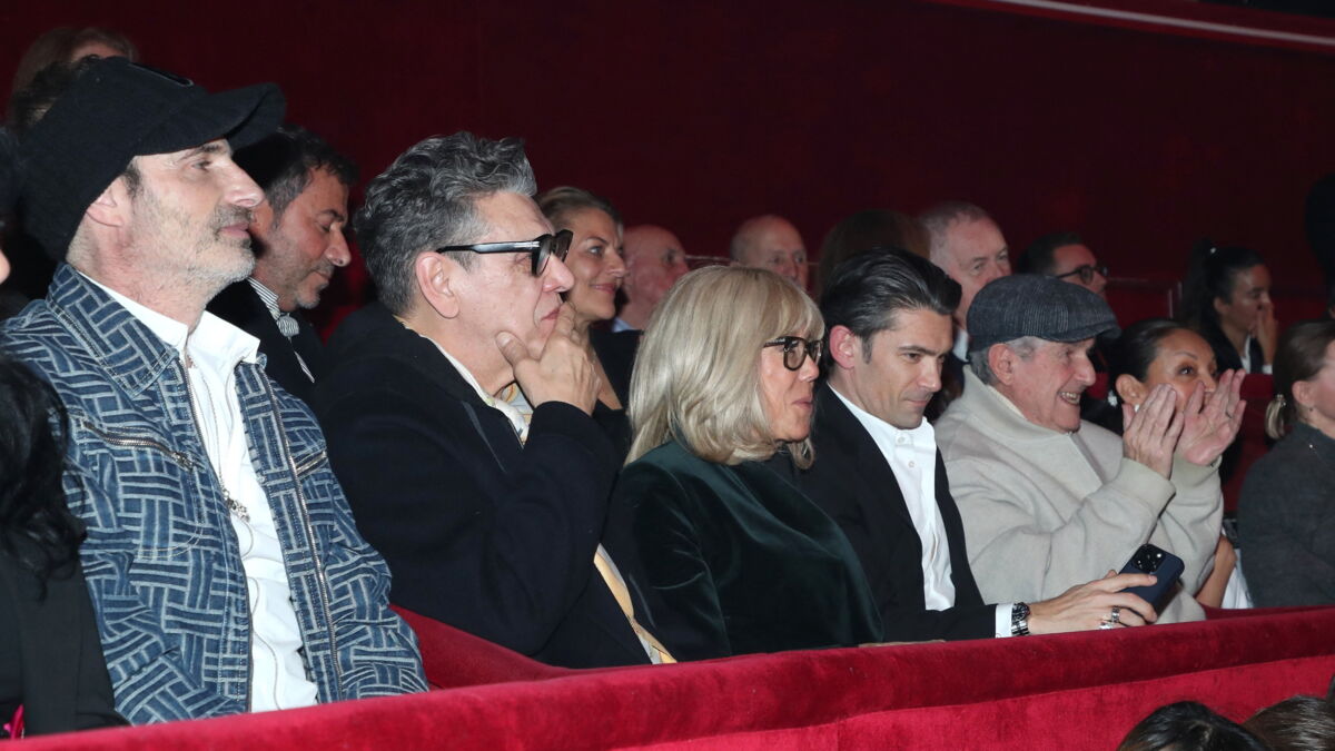 Marc Lavoine au premier rang, il ne cache pas son émotion face à Adriana Karembeu à la Fashion Week de Paris (PHOTOS)