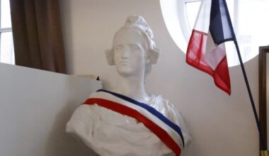 le casse-tête des listes paritaires aux municipales 2026 dans les petites communes