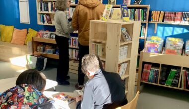 L&rsquo;espace d&eacute;di&eacute;e aux plus jeune de la m&eacute;diath&egrave;que temporaire Jean-Jacques Rousseau. (&copy; CN / M&eacute;tropolitain)