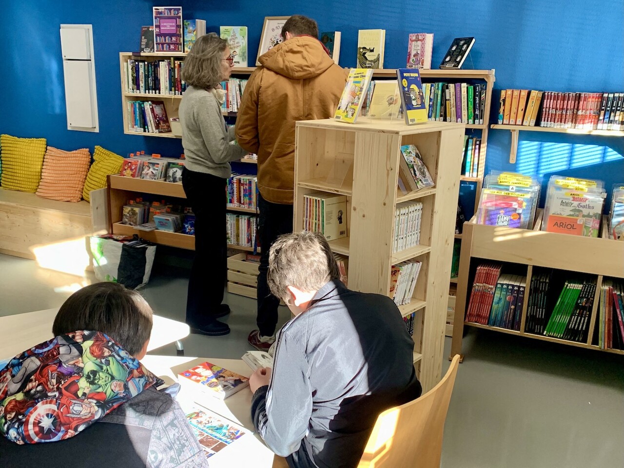 L&rsquo;espace d&eacute;di&eacute;e aux plus jeune de la m&eacute;diath&egrave;que temporaire Jean-Jacques Rousseau. (&copy; CN / M&eacute;tropolitain)