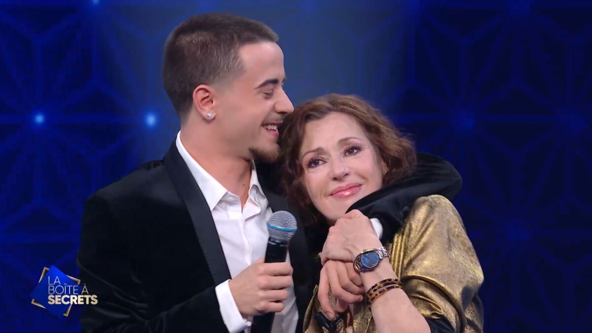 "Merci pour ton courage" : Gabriel, le fils de Tina Arena, débarque par surprise dans La boîte à secrets
