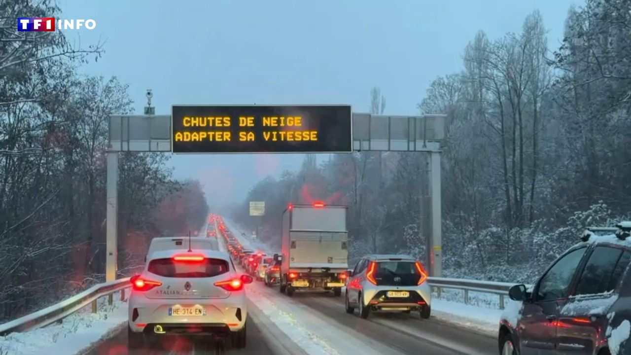 Plus de 1000 kilomètres de bouchons, réseau de bus immobilisé, vols annulés... L'Île-de-France paralysée par la neige