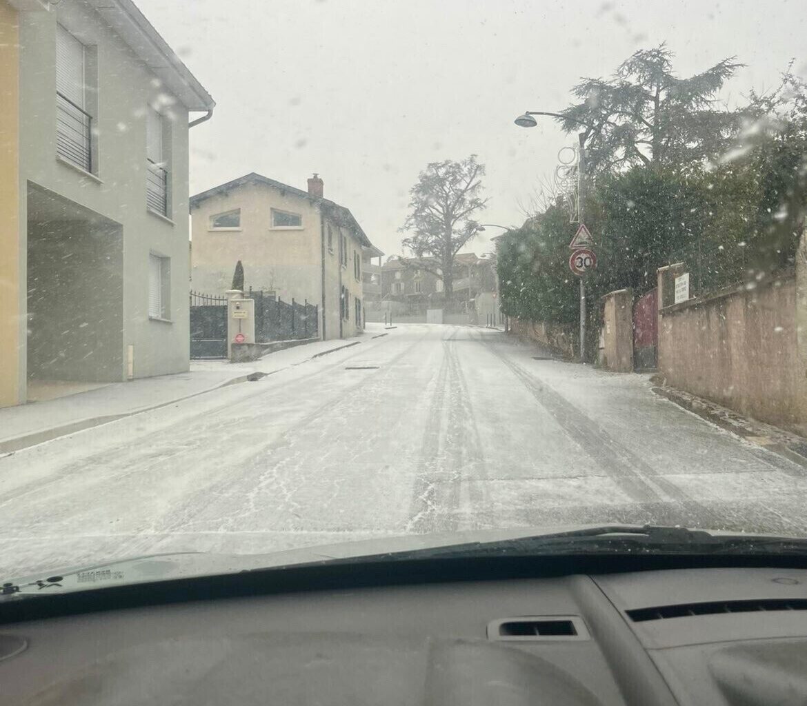 accident de camion, gros bouchons et bus TCL impactés