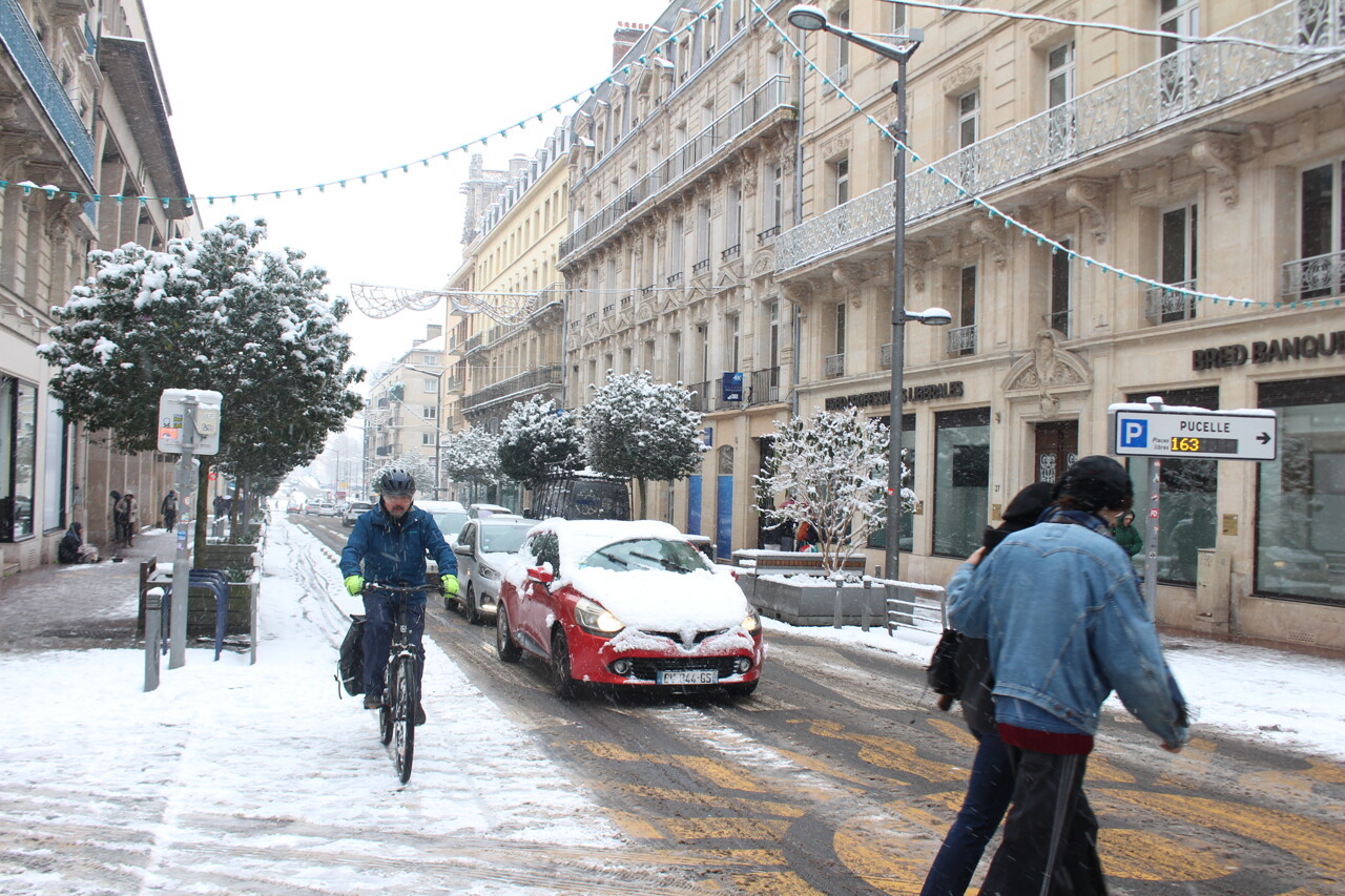 Neige en Seine-Maritime. À quoi s'attendre mardi sur les routes et dans les transports ?