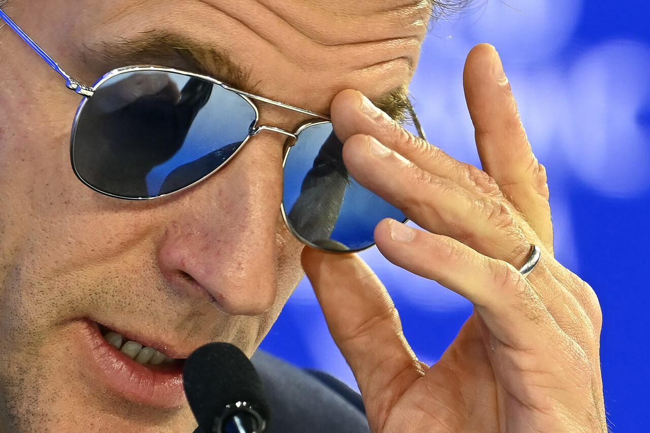 combien coûtent les lunettes de soleil du Président, qui font tant réagir ?