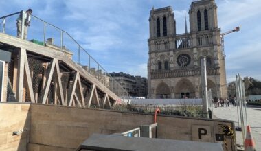 Paris. Avec le démontage de ses célèbres gradins, le parvis de la cathédrale Notre-Dame entame sa métamorphose