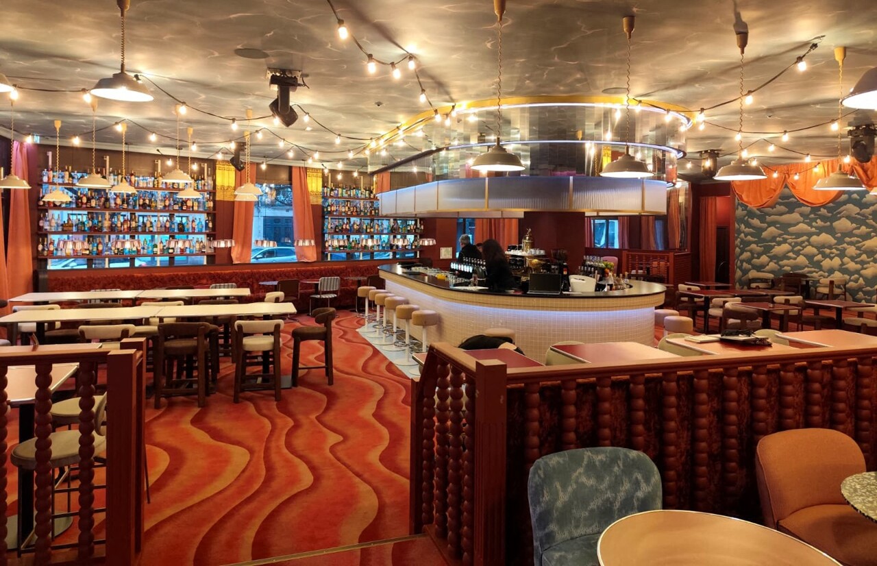 Ce bar-restaurant emblématique de la place de Bretagne rouvre avec un nouveau concept : découvrez-le en images