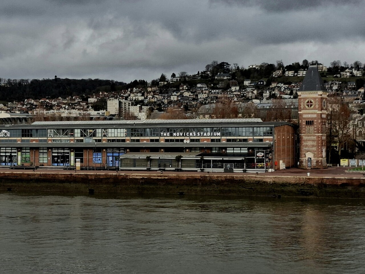 À Rouen, ce bar propose sa première soirée 100% sans alcool : « J'adore l'idée ! »