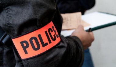 un homme de 21 ans retrouvé mort pendu à un grillage, enquête et autopsie