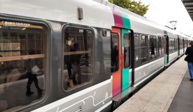 Des QR Codes à la place d'agents dans des gares du RER B ? L'expérimentation de la RATP ne passe pas