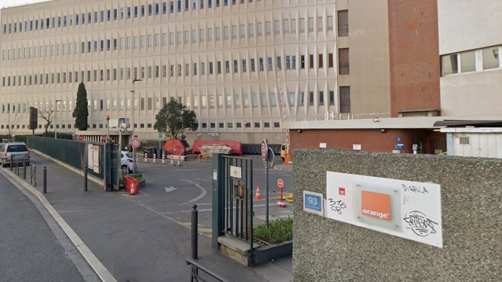 Le site d'Orange Saint-Mauront à Marseille de nouveau fermé après des tirs sur sa façade