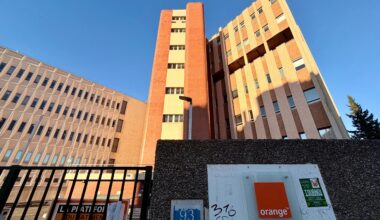 le site visé par des tirs d'armes à feu