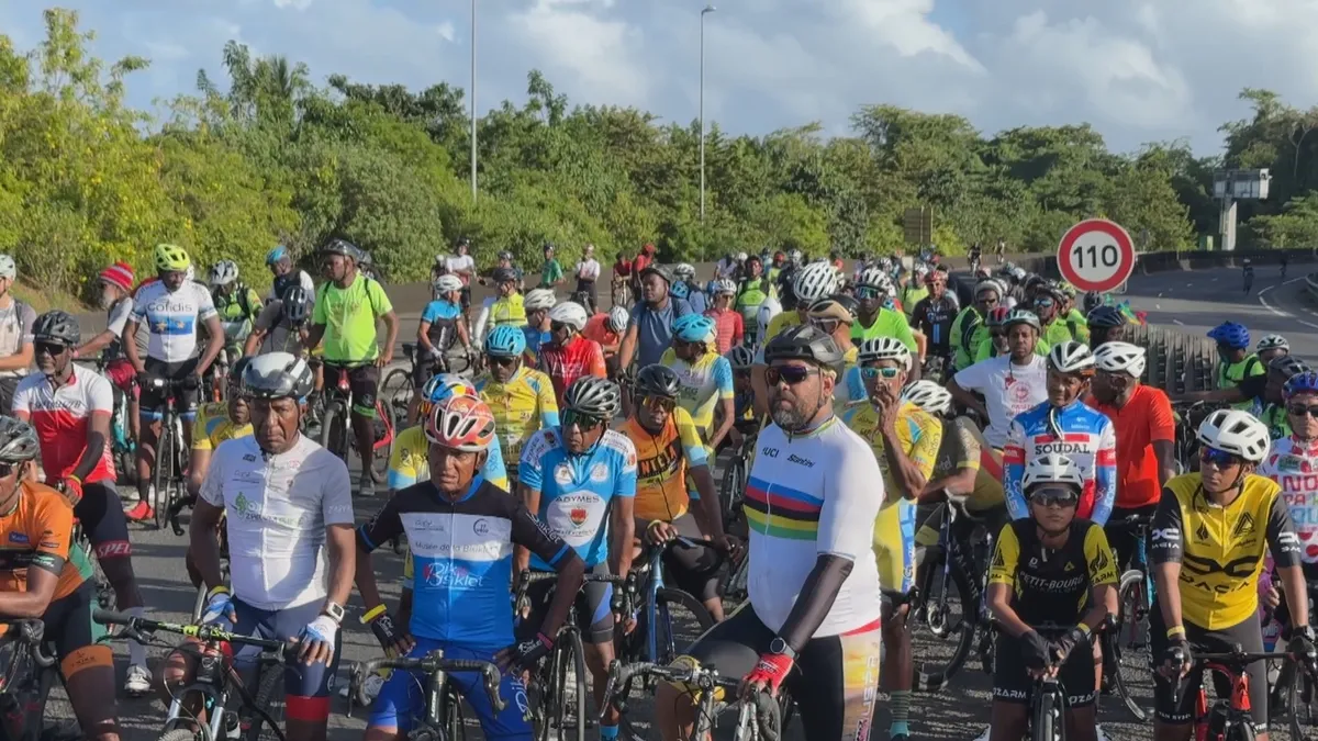 "Un cycliste, une vie", près de 300 cyclistes mobilisés pour sensibiliser aux dangers sur les routes de Guadeloupe