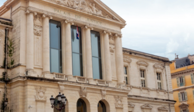 Nice : quatre personnes déférées après la découverte de 2,3 kg de cocaïne et (…)