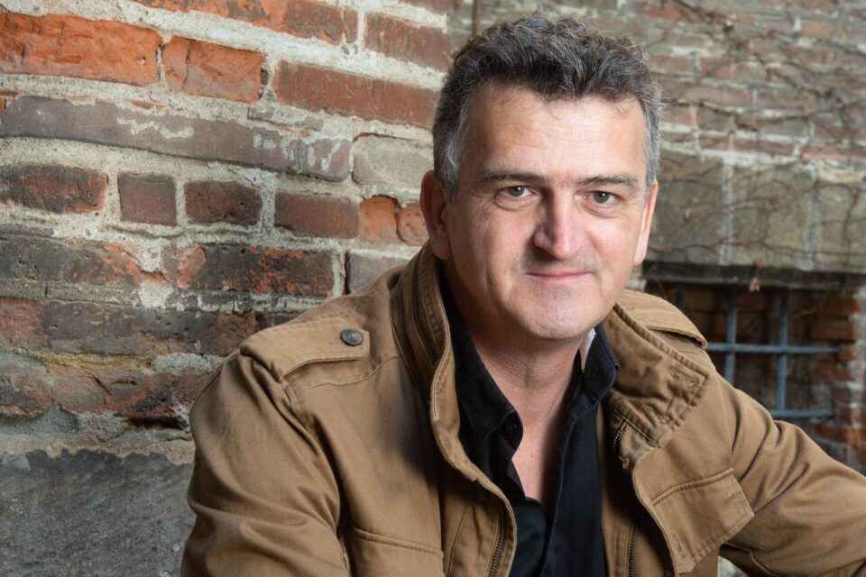 Toulousain depuis plus de 40 ans, l'écrivain Pascal Dessaint sera sur la liste Briançon