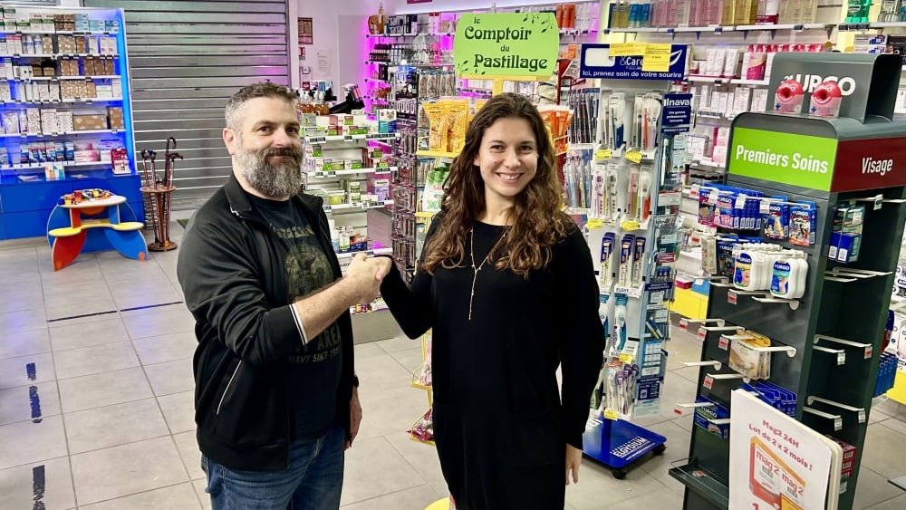 Chloé Derrien, nouvelle gérante de la Pharmacie de Velleron dans le Vaucluse