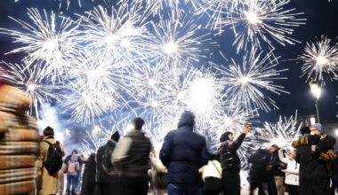 Strasbourg. Place Kléber, la « bonne année » dans toutes les langues, mais la fête gâchée