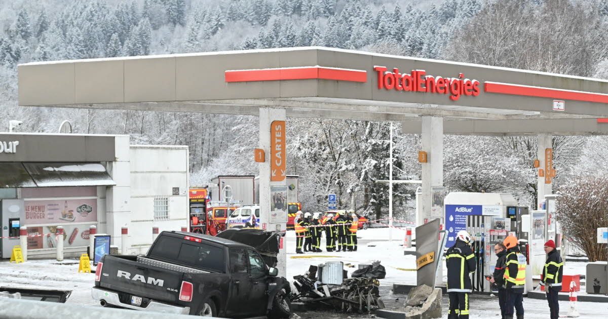 une voiture percute une pompe à carburant sur la station Total de la RN57, la station fermée pour une durée indéterminée