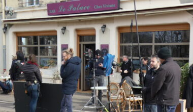 un bar transformé pour la série, les gérants conservent le décor