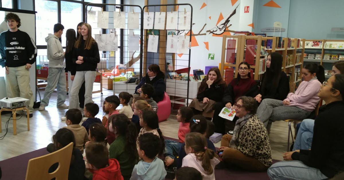 Le Chambon-Feugerolles. Le vêtement, fil rouge d’une histoire entre lycéens de Testud et maternelles