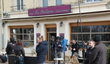 les gérants du bar conservent le décor