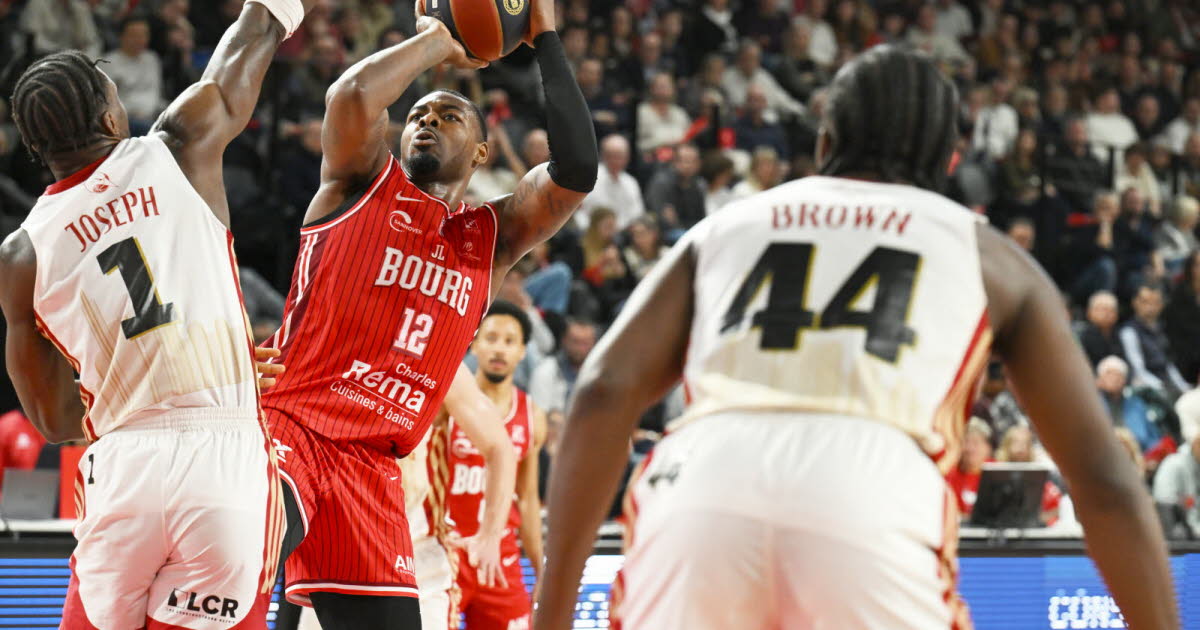 En images. La JL Bourg s'effondre dans les ultimes secondes devant Strasbourg