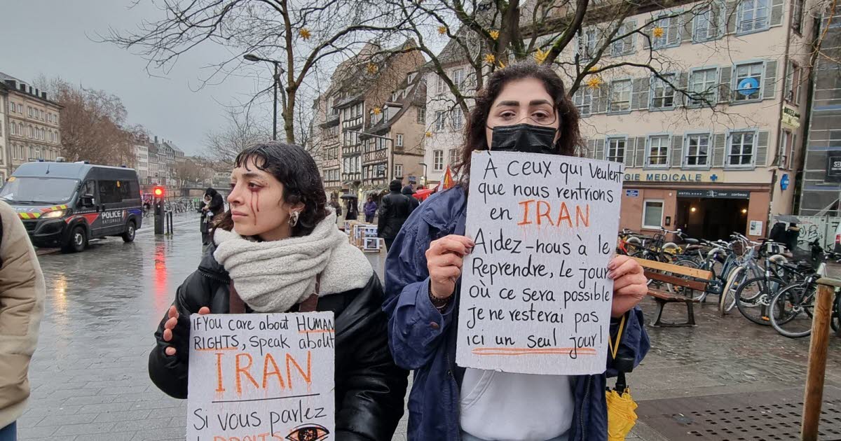 manifestation en soutien au peuple iranien place Kléber
