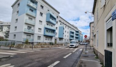 des coups de feu tirés dans un immeuble terrifient les habitants