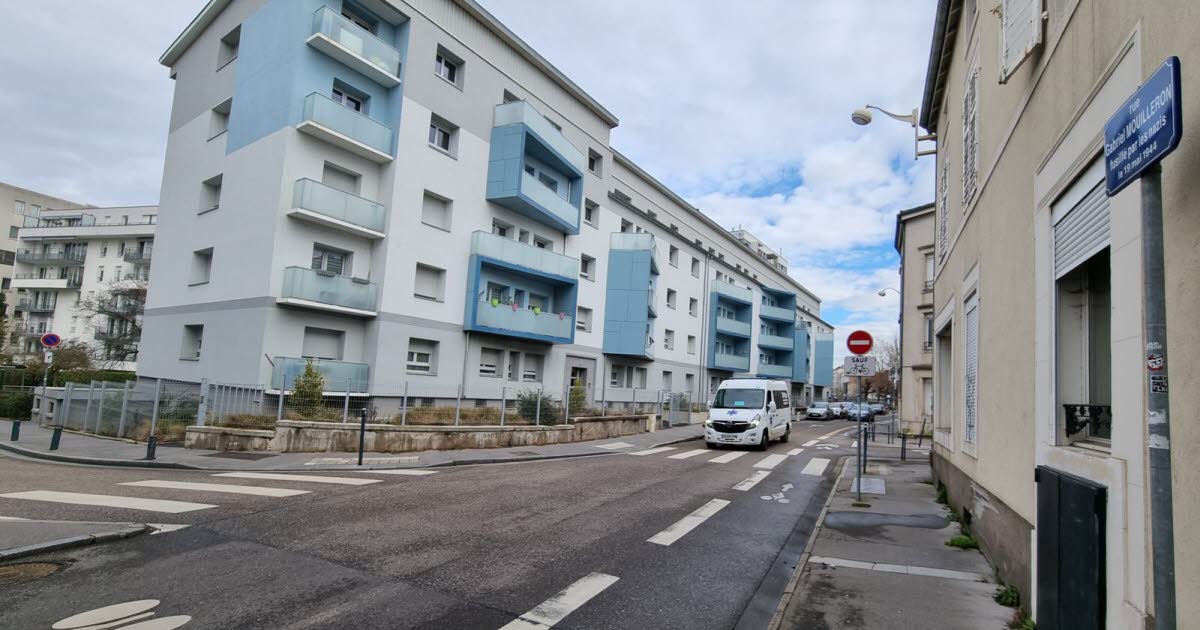 des coups de feu tirés dans un immeuble terrifient les habitants