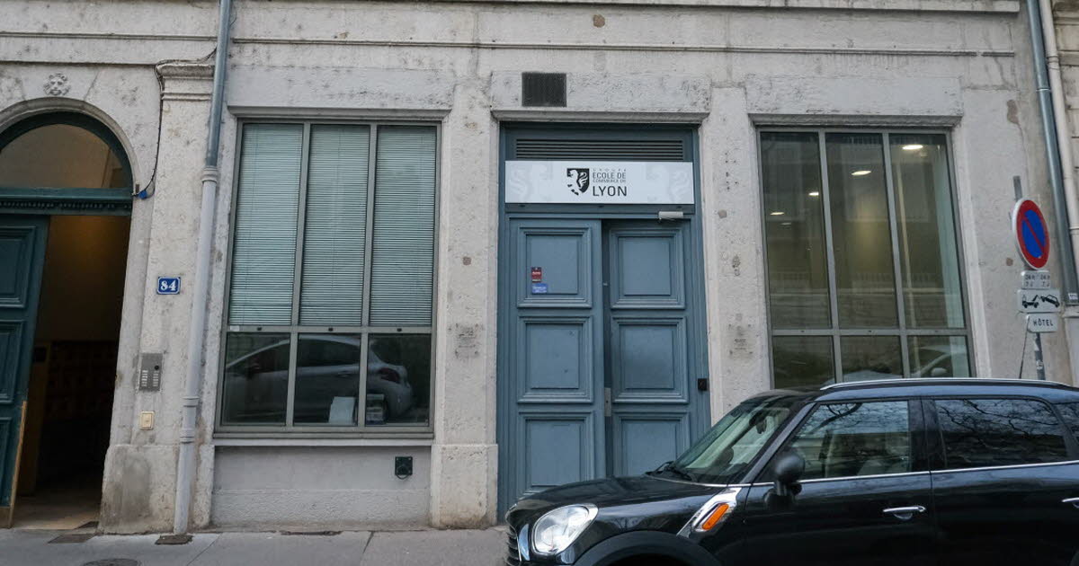 que se passe-t-il à l’école de commerce de Lyon ?