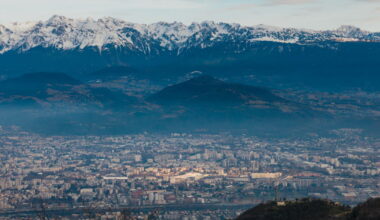 Grenoble - Grésivaudan - Voironnais. Abaissement de la vitesse, chauffage au bois... quelles recommandations pour limiter l’épisode de pollution de l’air en cours