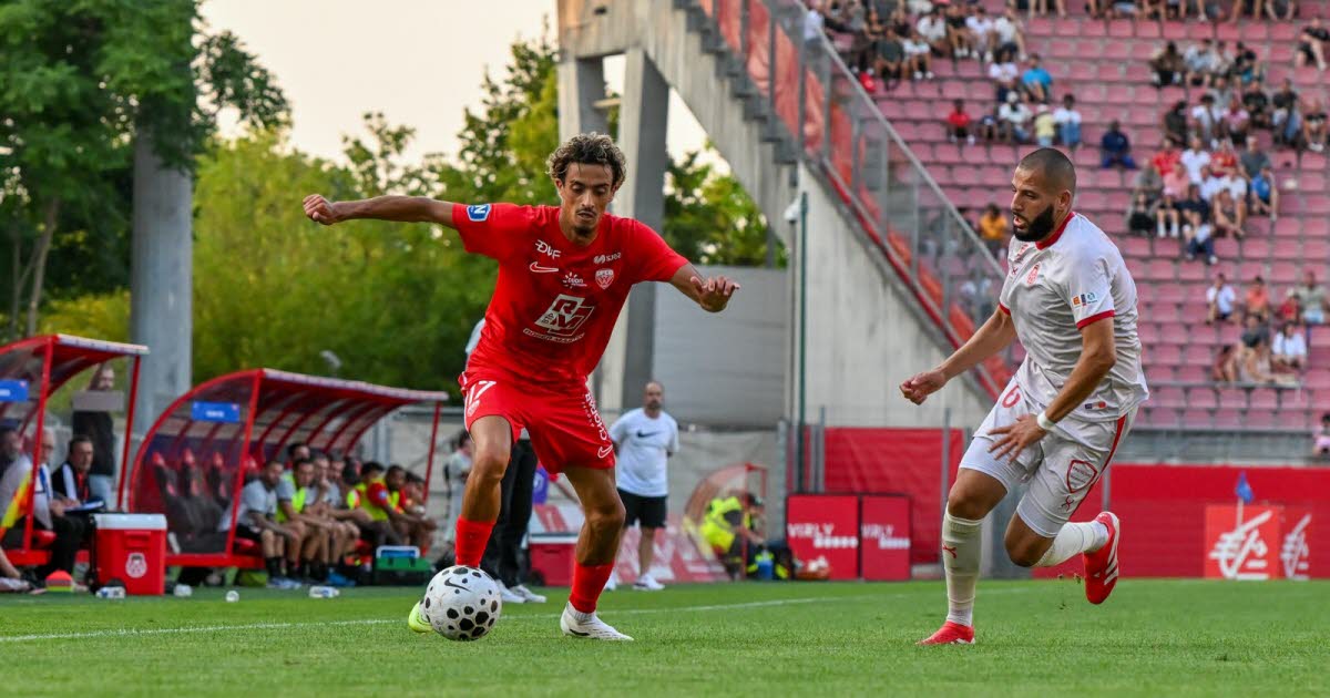 Football - National . Rouen