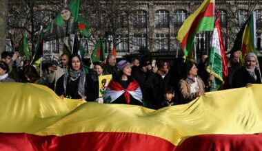 Paris. Des milliers de personnes manifestent en soutien aux Kurdes de Syrie