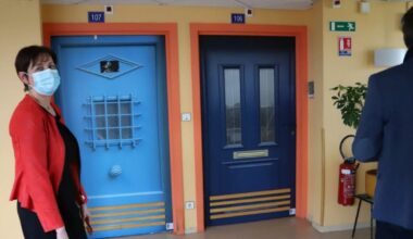 des portes de chambre colorées et personnalisées pour se sentir “chez soi”