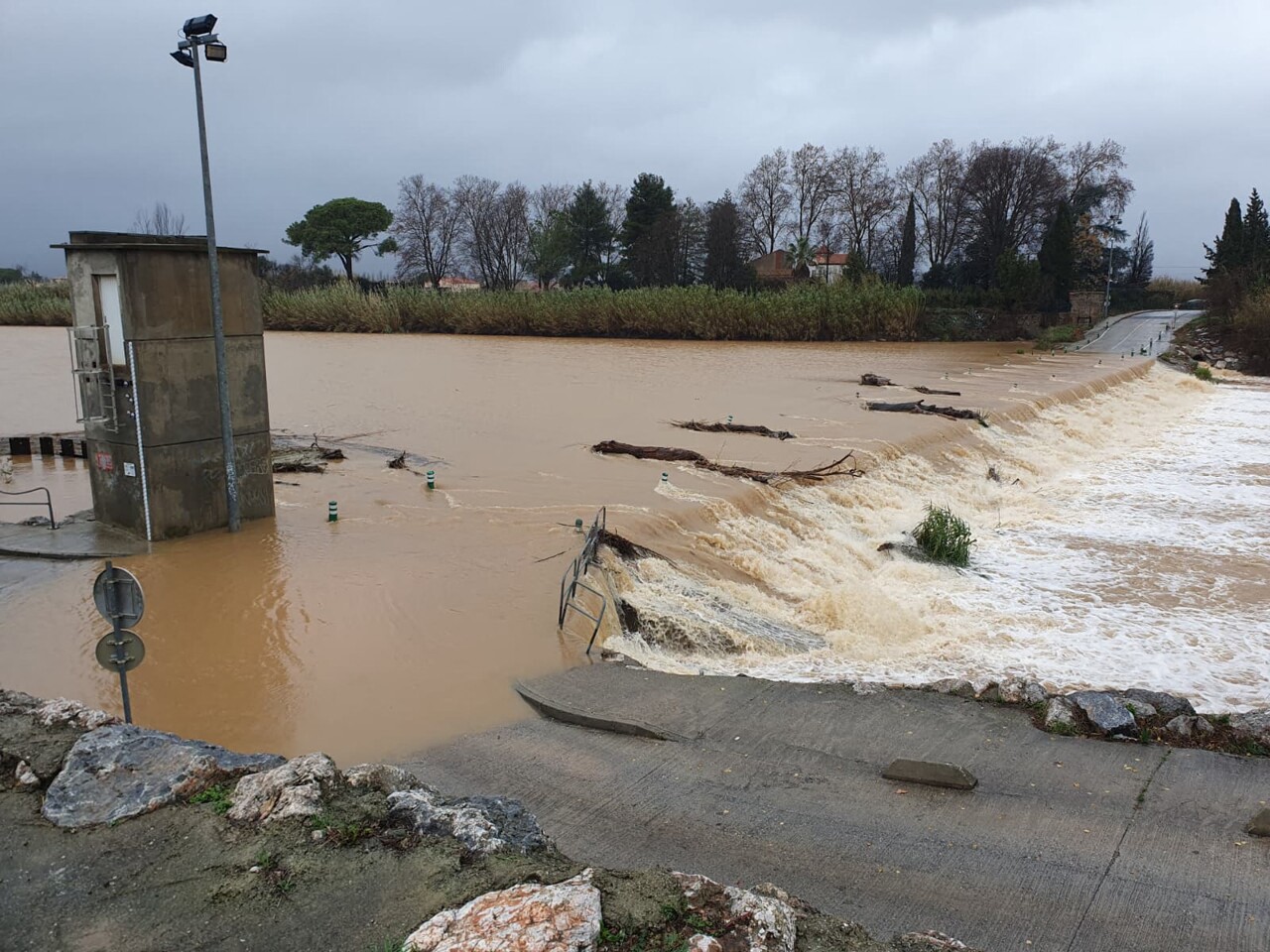 Les plus grosses pluies arrivent, Météo France déclenche l'alerte orange dans les Pyrénées-Orientales