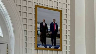 Photo de Vladimir Poutine à la Maison-Blanche : "Donald Trump a une fascination sans limite pour le président russe", affirme sur LCI un professeur de l'ESSEC