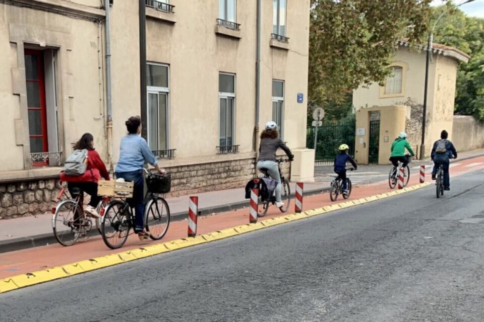 Dans les rues des Montpellier, la pratique quotidienne du vélo se développe en même temps que  sont livrés de nouvelles pistes cyclables