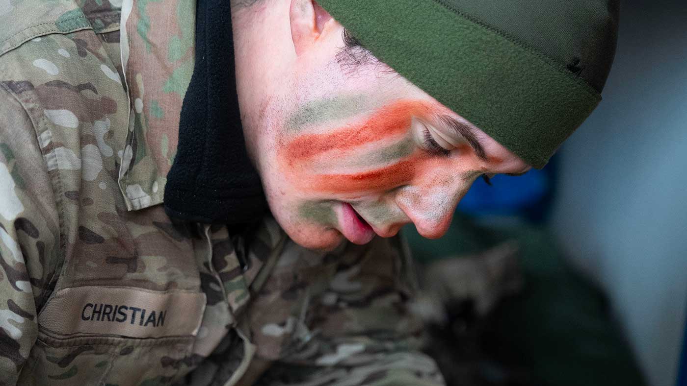 Le prince héritier Christian rappelé par son devoir de régent en plein exercice militaire