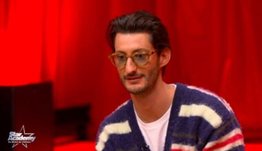 Pierre Niney au château de la Star Academy, il adresse un message aux demi-finalistes de la part de Bastiaan !