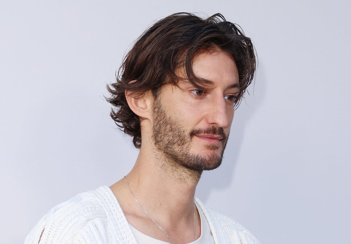 "T’as une petite voix" : les proches de Pierre Niney inquiets pour lui