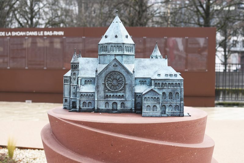 place square des halles (12) ancienne synagogue