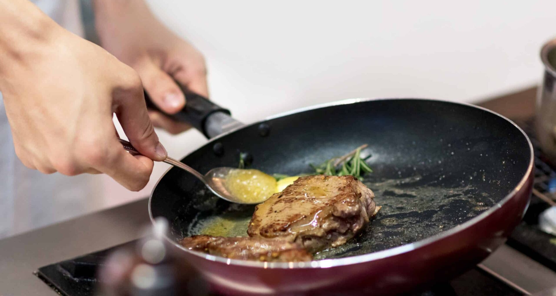 poele antiadhésives nocives