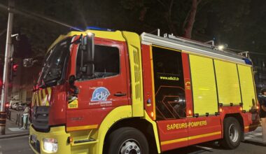 des vents violents frappent Toulouse, le toit d’un magasin de bricolage s’envole