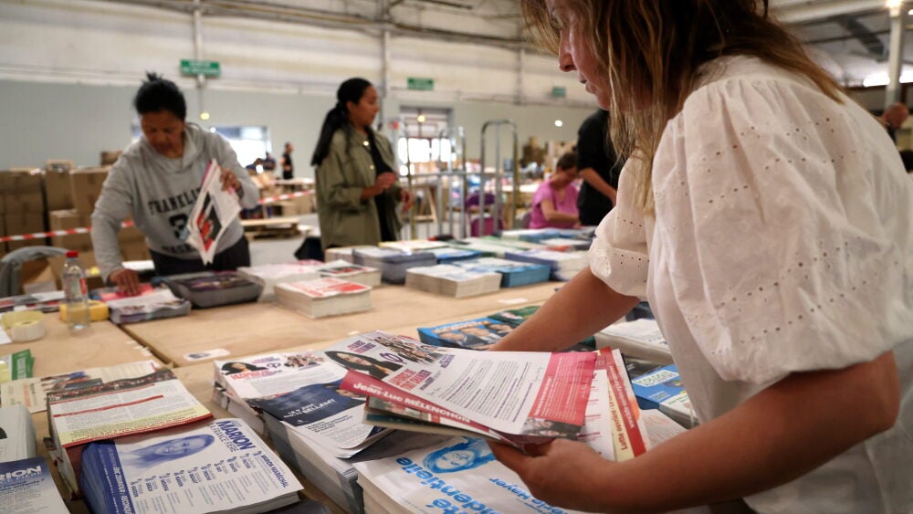 la mise sous pli des tracts privatisée seulement pour le scrutin des mairies de secteur