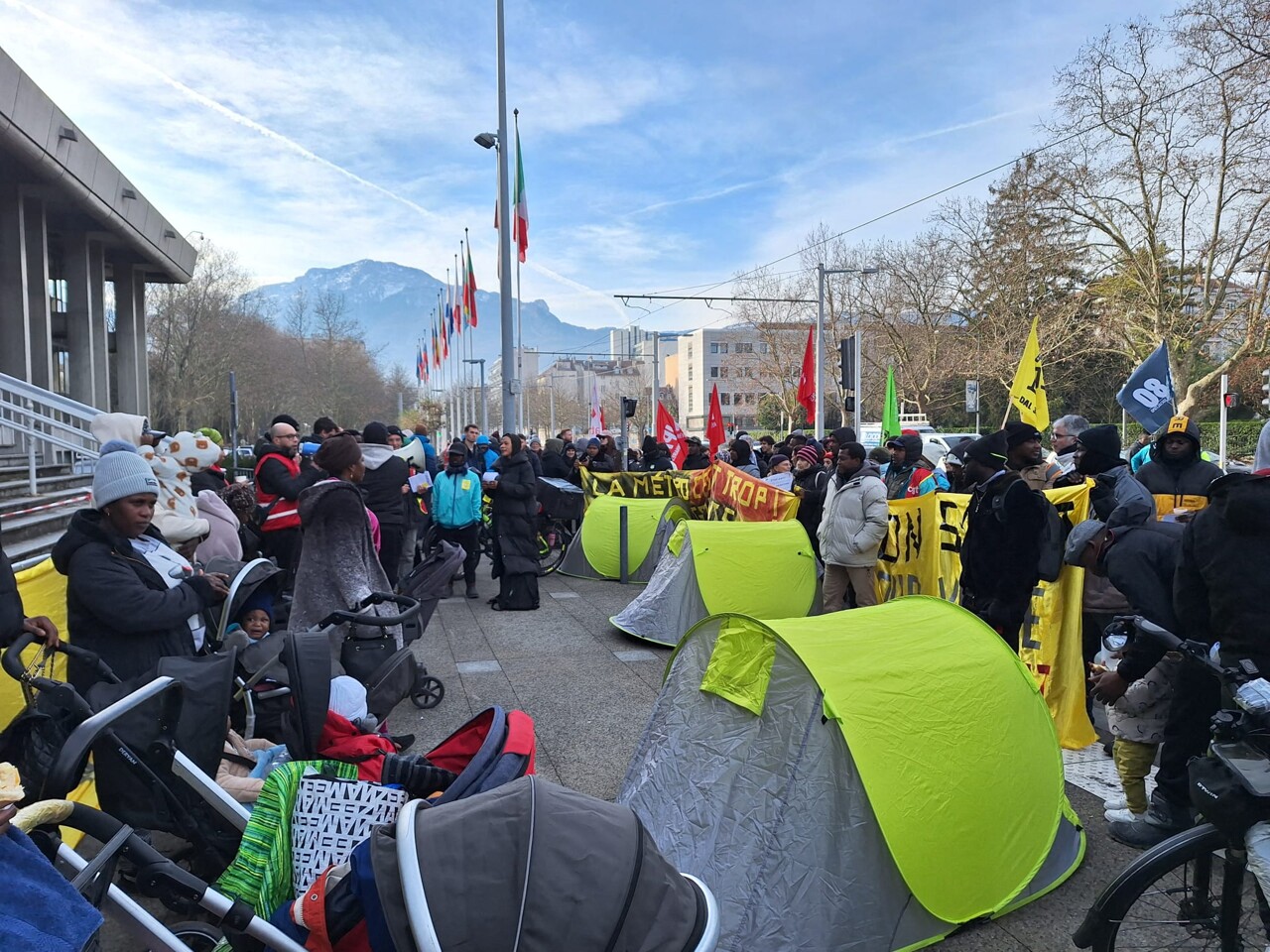 Métropole de Grenoble. Ces mamans sans logement sont à bout : "C'est intenable"