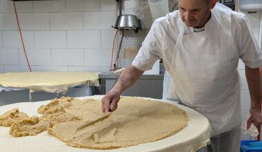 "orfèvre" de la galette des rois, Jean-Yves régale Emmanuel Macron et l'Élysée pour l'Épiphanie